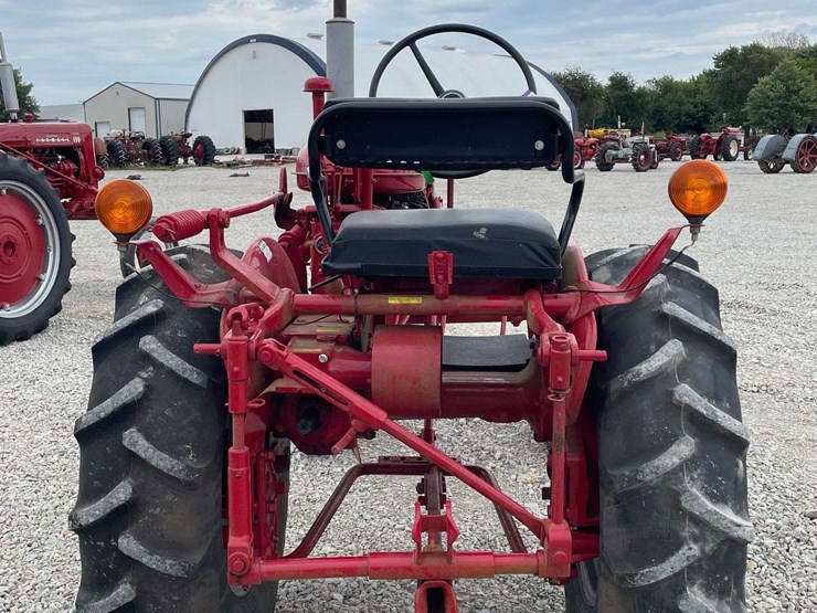 farmall-140-image-4