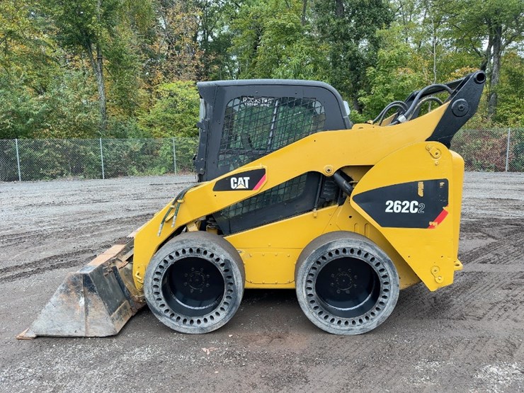 2012-caterpillar-262c2-image-2