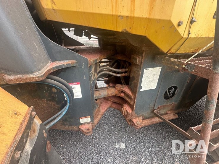 2013-komatsu-wa250pz-image-5
