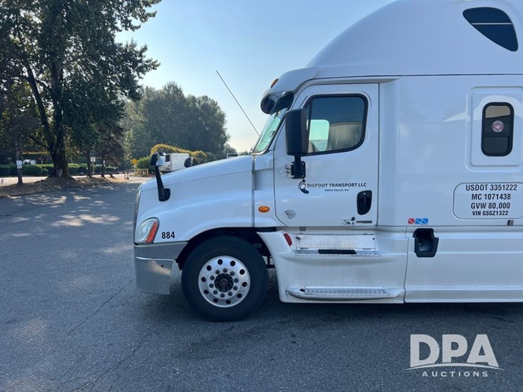 2016-freightliner-tr-125-semi-(ls0419,-unit-884)-image-3