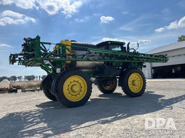 2019-john-deere-r4045-image-10