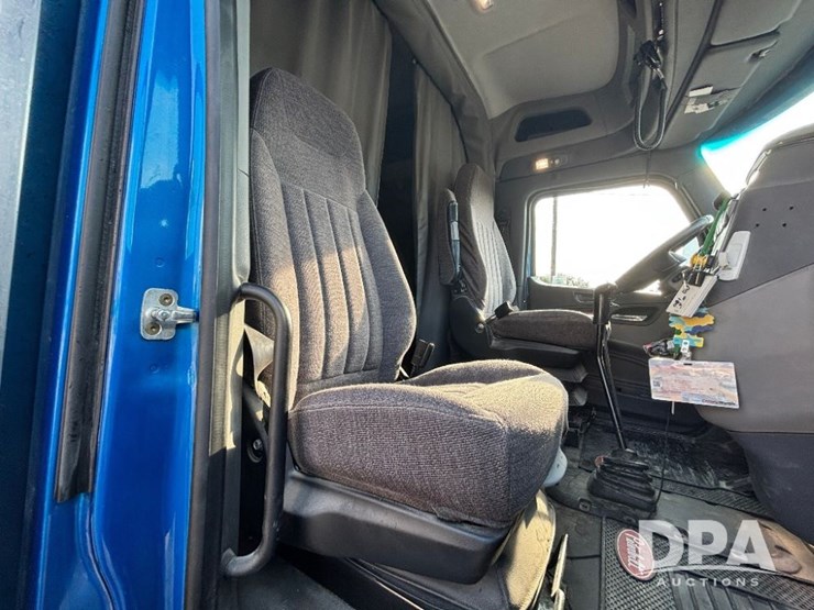 2015-peterbilt-579-image-80