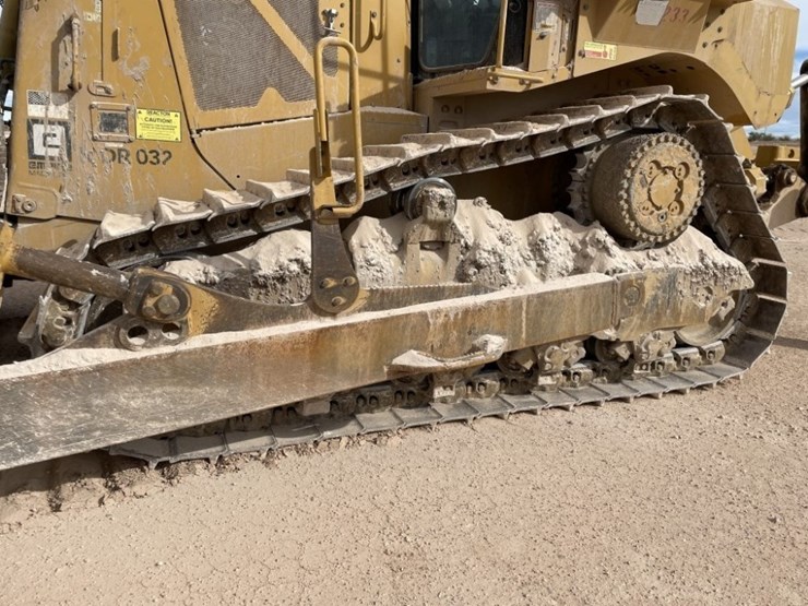 2019-caterpillar-d8t-image-11