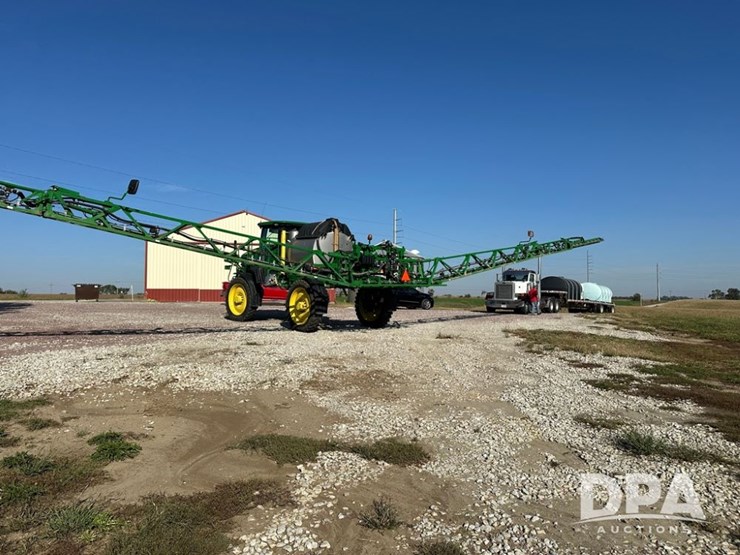 2021-john-deere-r4044-image-12