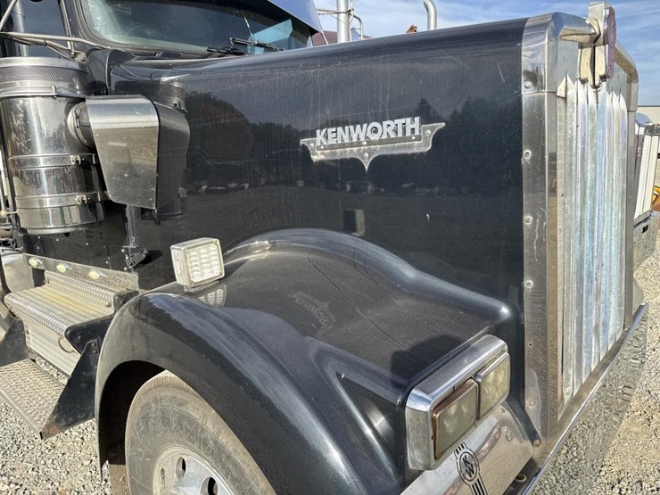 2009-kenworth-w900-image-11