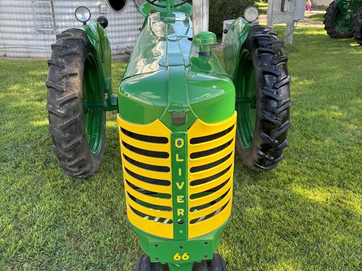 1955-oliver-super-66-image-8