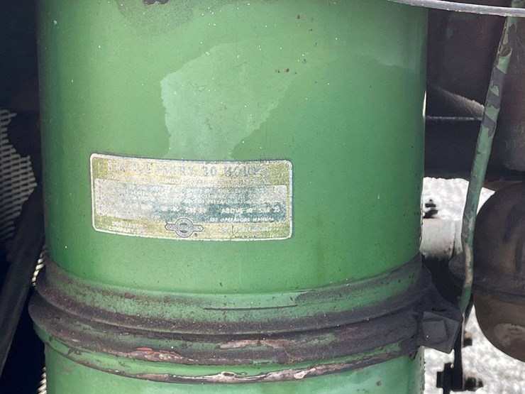 john-deere-720-image-24