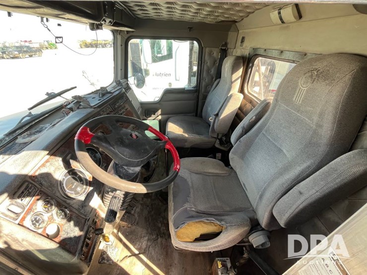 2005-kenworth-t800-image-39
