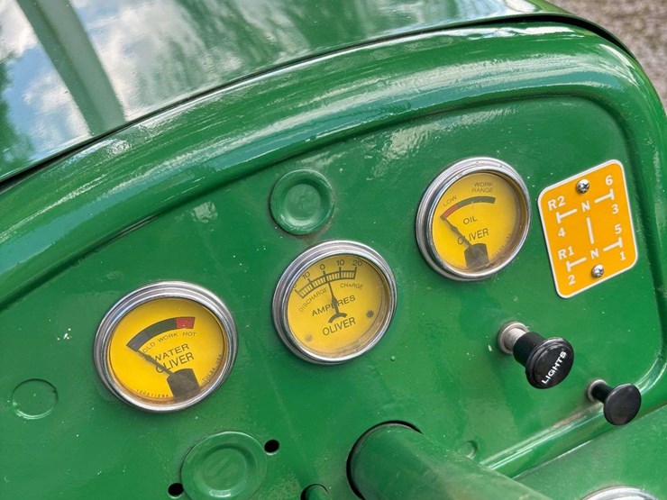 1957-oliver-super-66-image-14