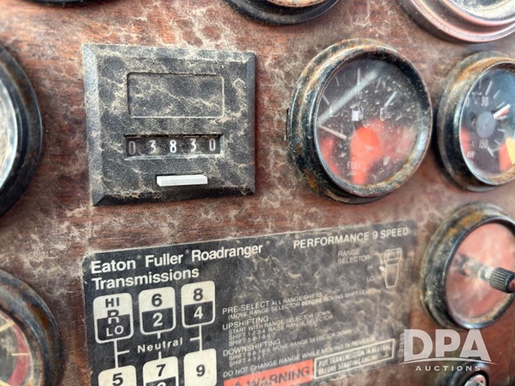1991-peterbilt-379-image-42