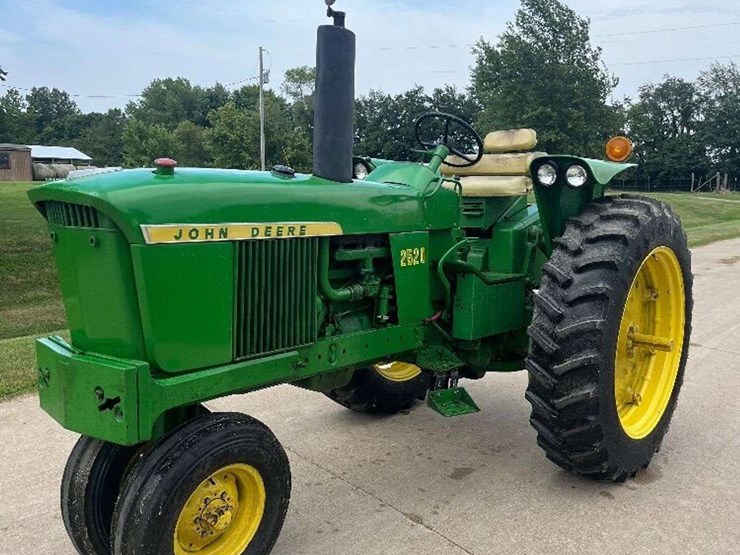 1970-john-deere-2520-image-1