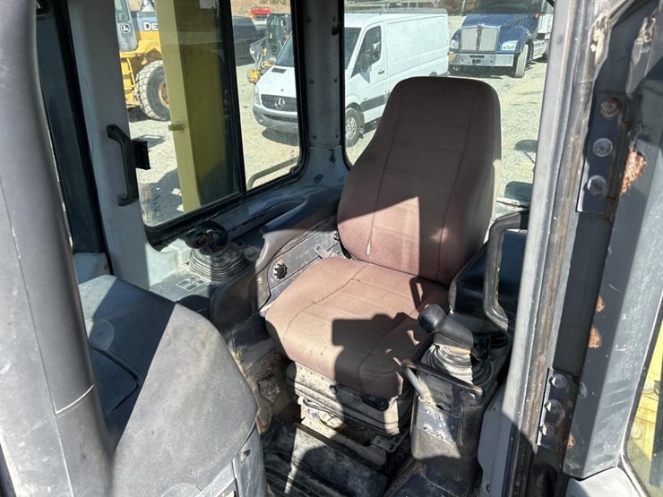 komatsu-d65px-image-39