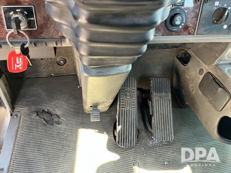 2009-kenworth-t370-image-47