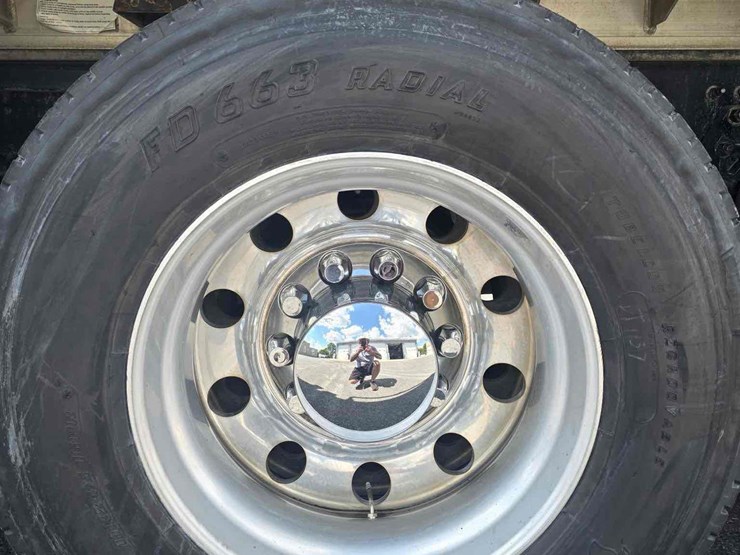 2021-kenworth-t880-image-13