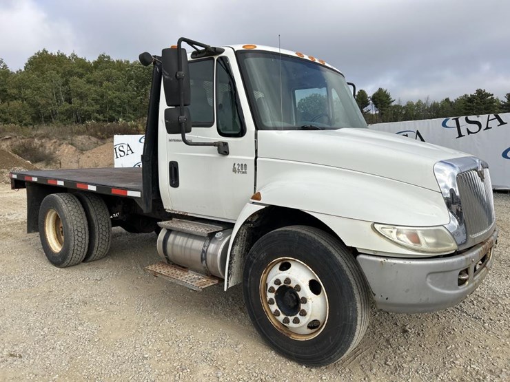 2003-international-durastar-4200-image-7