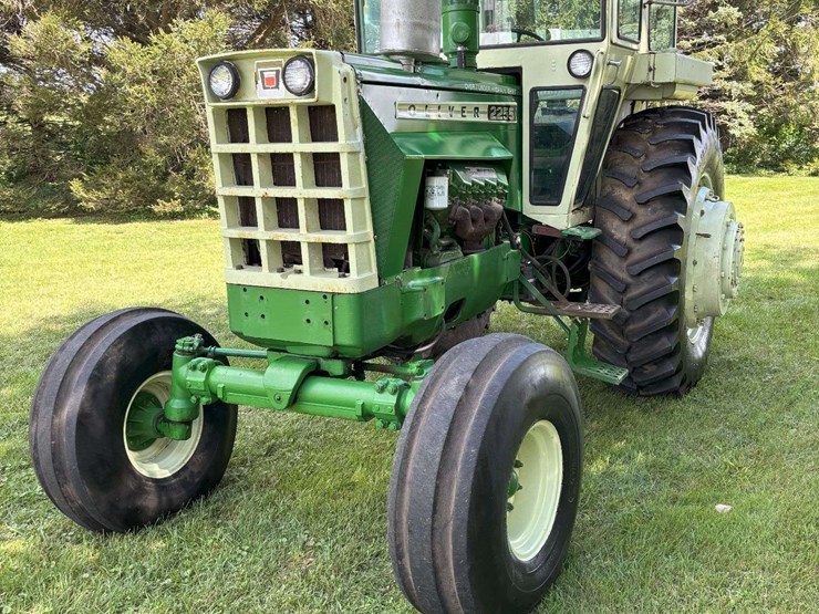 1976-oliver-2255-image-2