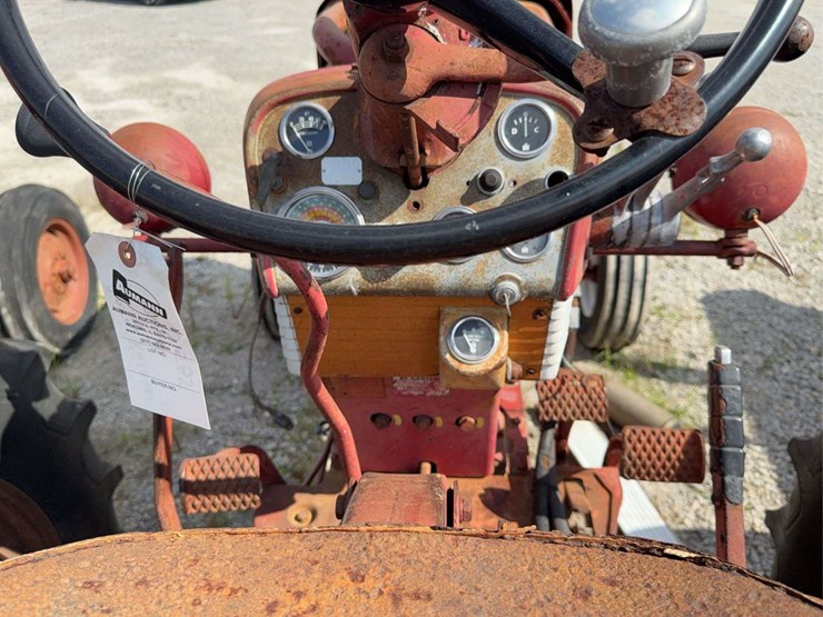 farmall-560-diesel-image-8