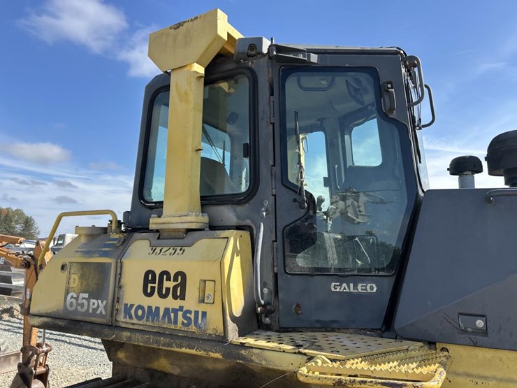 komatsu-d65px-image-37