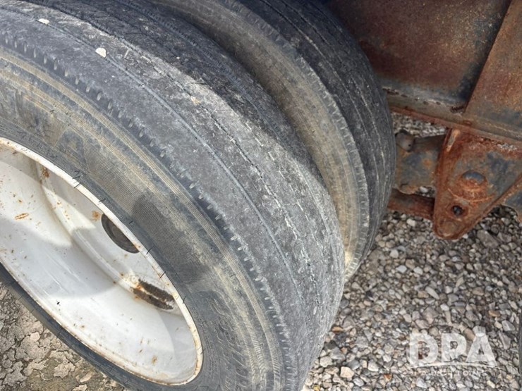 2012-behnke-dry-tender-trailer-(gp11554)-image-50