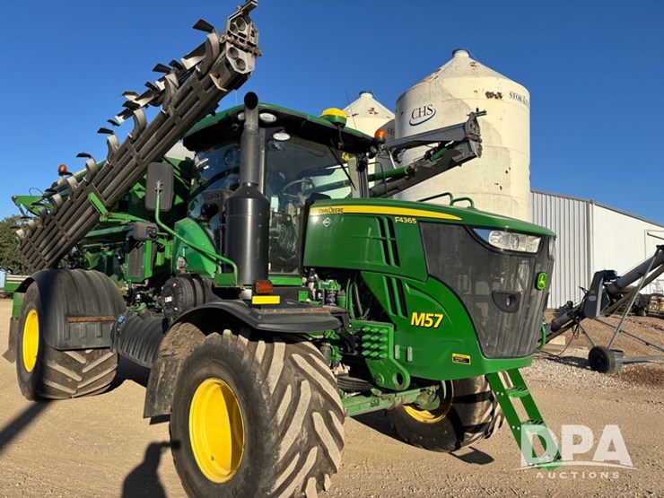 2019-john-deere-f4365-image-24