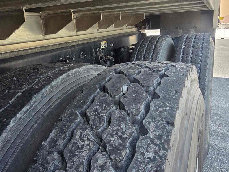 2021-kenworth-t880-image-16