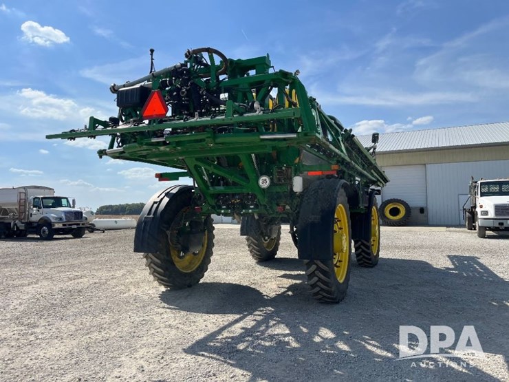 2019-john-deere-r4045-image-12