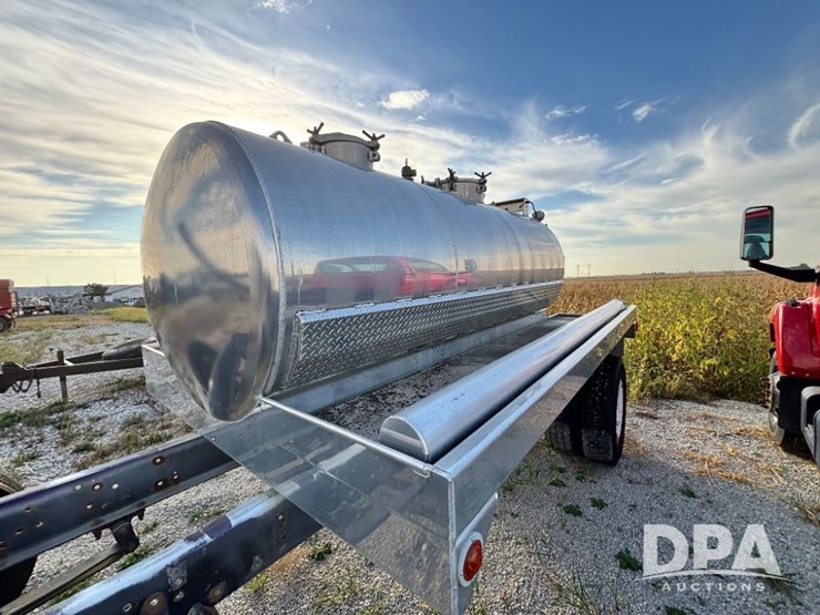 2015-custom-tank-image-10