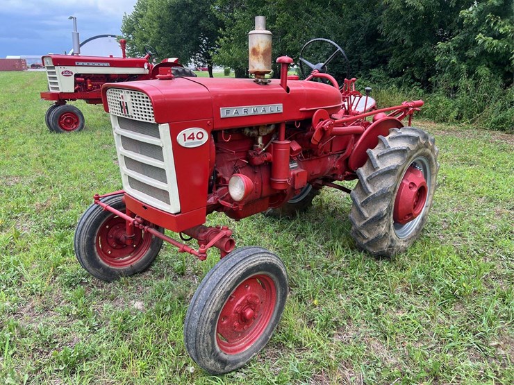 farmall-140-image-7