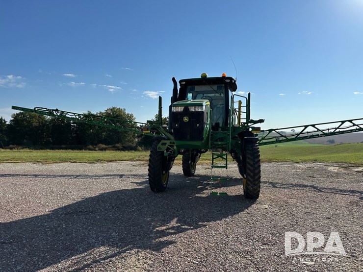 2021-john-deere-r4044-image-3