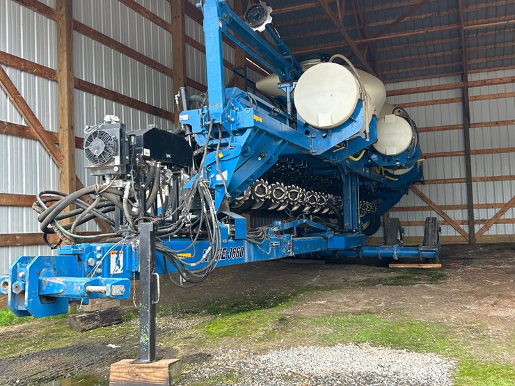 2010-kinze-3660-image-2