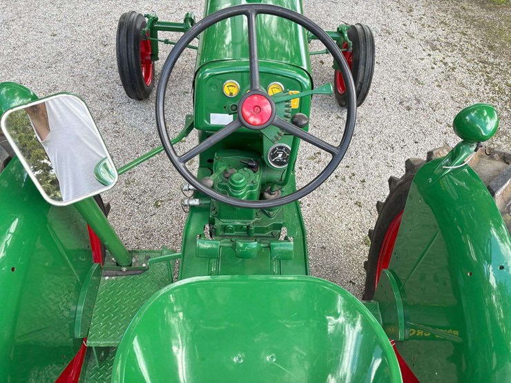 1957-oliver-super-66-image-17
