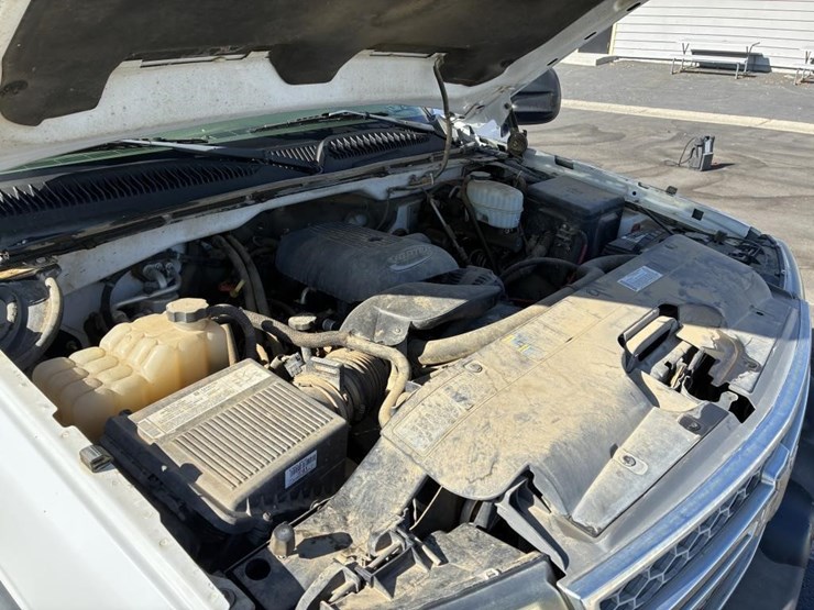 2005-chevrolet-3500-image-9