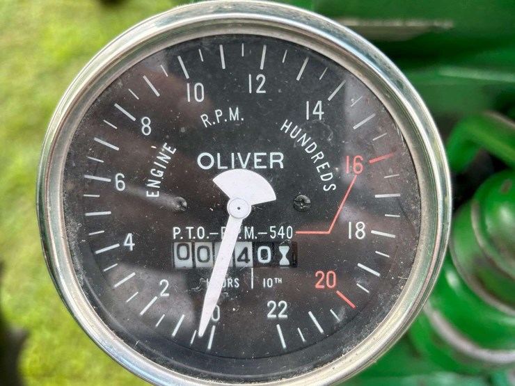 1957-oliver-super-77-image-11
