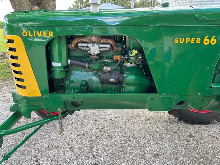 1957-oliver-super-66-image-13