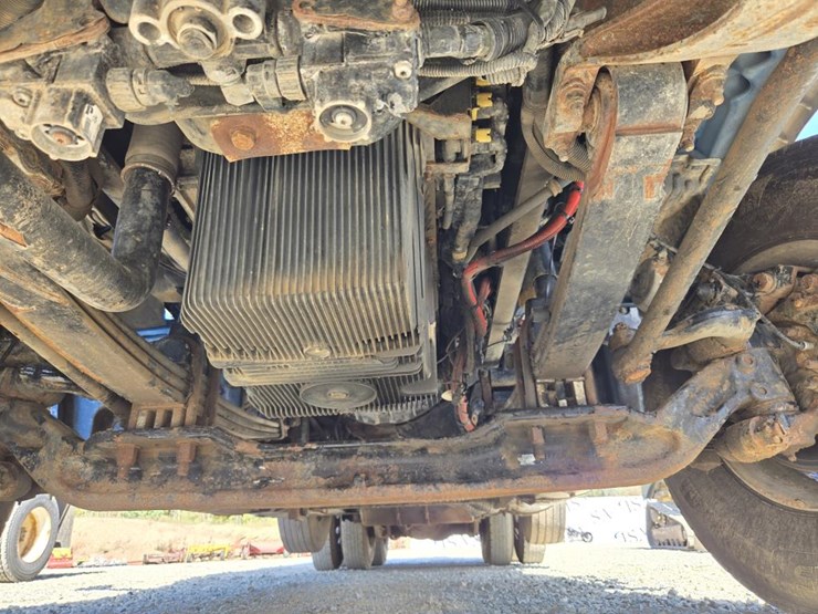 2017-kenworth-t880-image-47