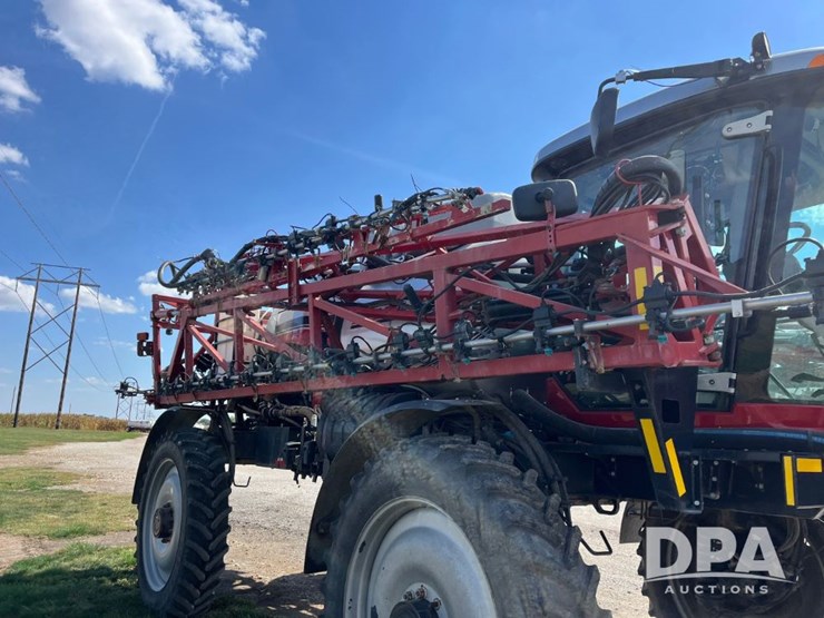 2017-case-ih-patriot-4440-image-25