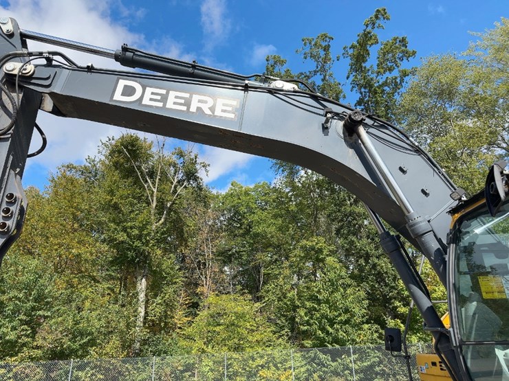 2019-deere-300g-lc-image-15
