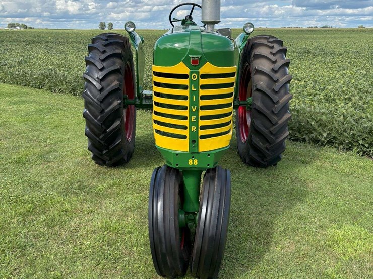 1957-oliver-super-88-image-8