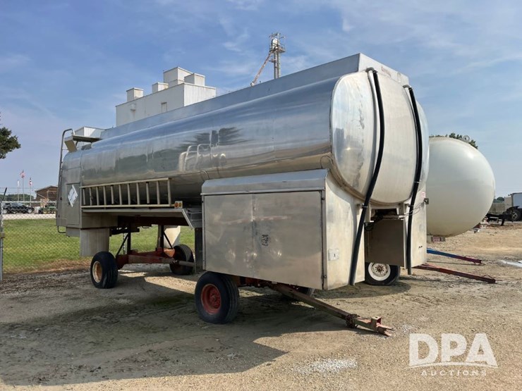 2011-progress-tank-petroleum-body-(jn3066)-image-4