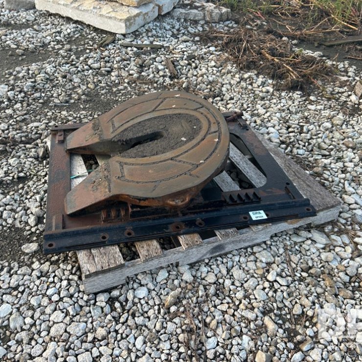 5th Wheel Plate (CP1124, Unit 3107-1)