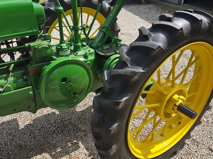 john-deere-model-b-image-3