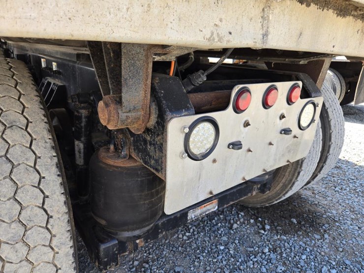 2017-kenworth-t880-image-40
