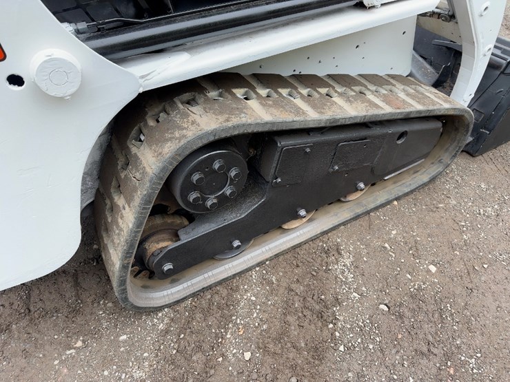 2006-bobcat-t140-image-12