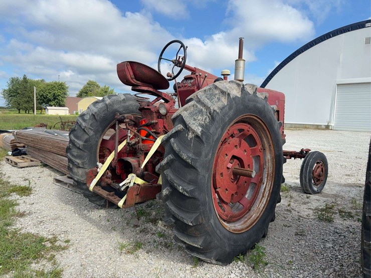 farmall-400-image-5