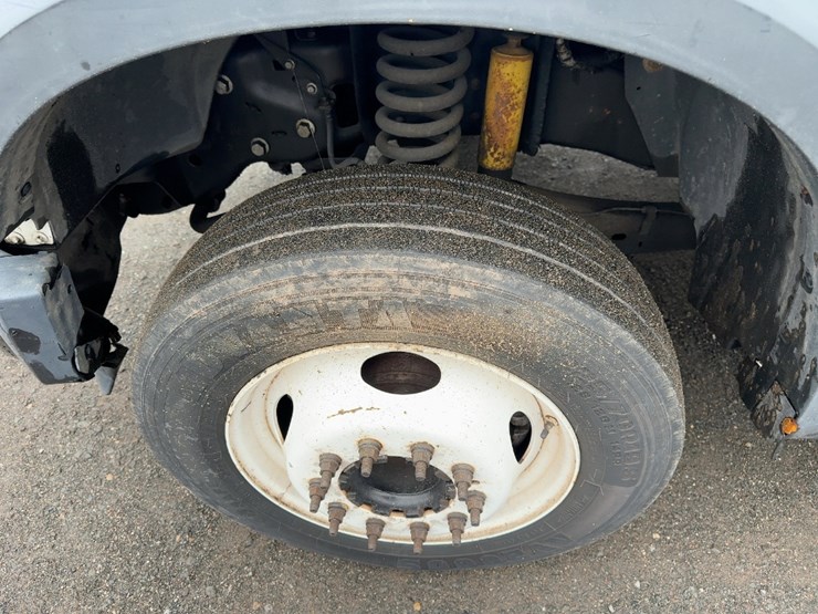2008-ford-f550-xl-image-11