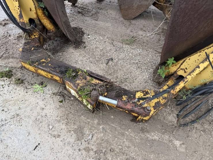 #2558-•-(3)-point-hydraulic-tree-spade-image-15
