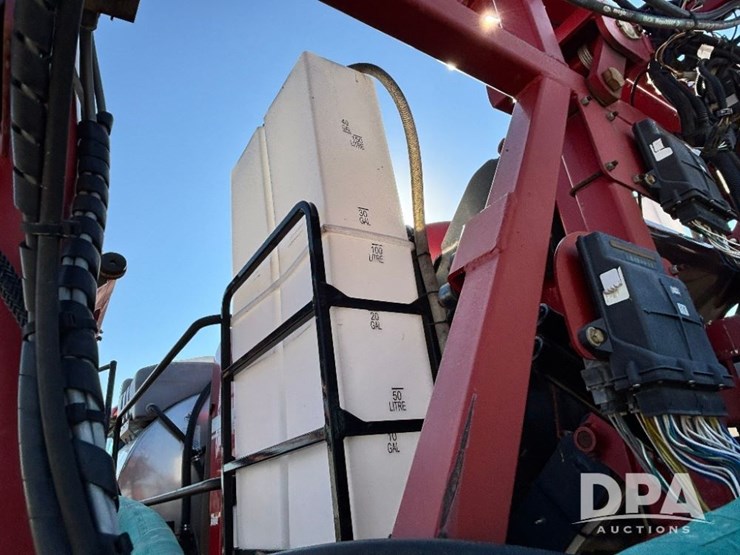 2015-case-ih-patriot-4440-image-63