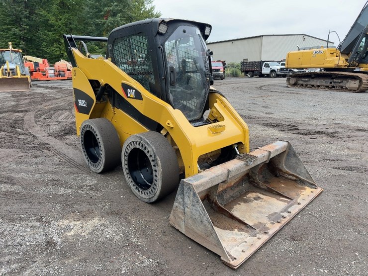 2012-caterpillar-262c2-image-7