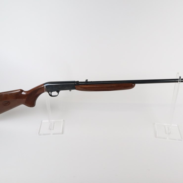 #96 • #1272 • Browning SA22 Semi-Automatic Rifle 22 LR,
