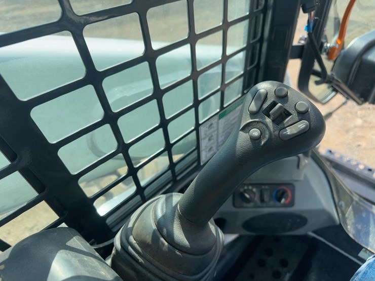 2019-bobcat-s740-image-19